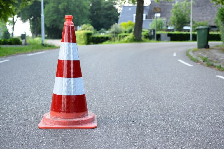 Automobile Accident 13 whos responsible for an accident caused by a traffic obstruction
